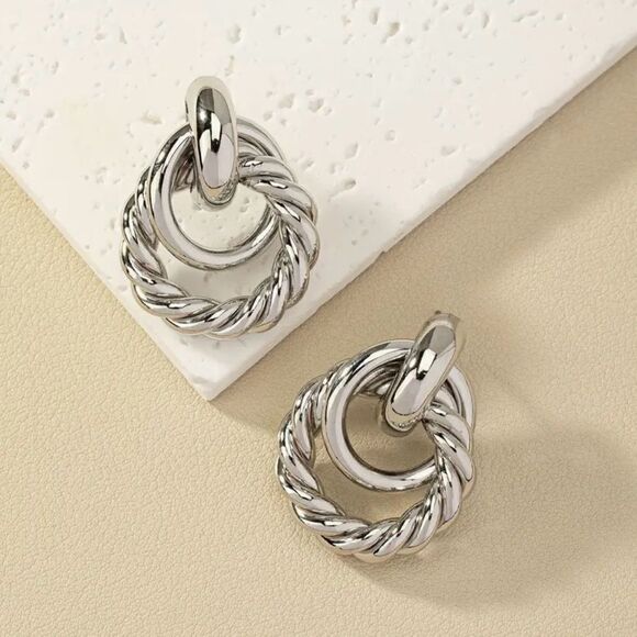 Naked Hanger Silver double layer twist stud earrings - Picture 1 of 1